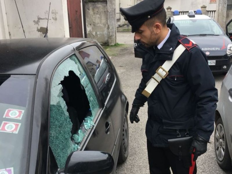 Alcool a fiumi nel weekend: vandali, incidenti e gente strana sdraiata per terra