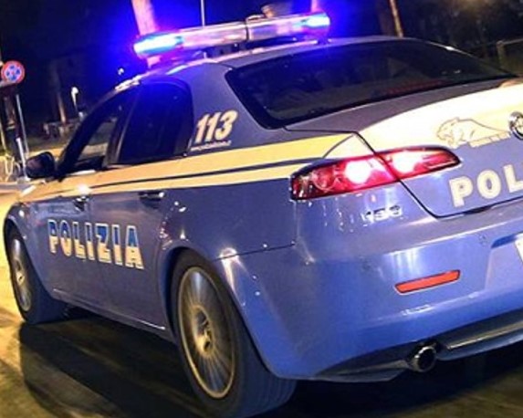 Volontari della Caritas chiusi in uno sgabuzzino da un senegalese