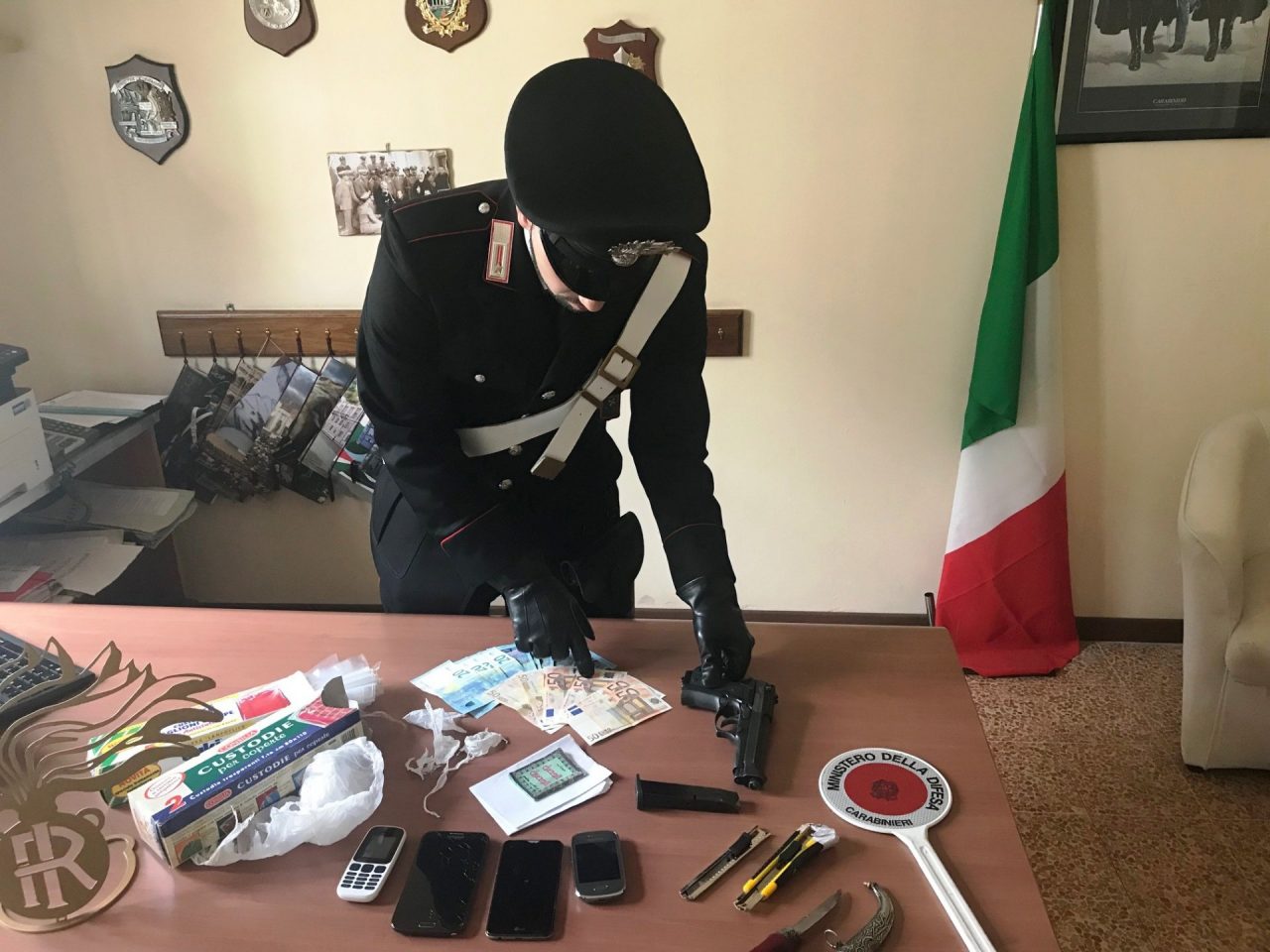 Spacciatore arrestato con 6gr di cocaina in tasca