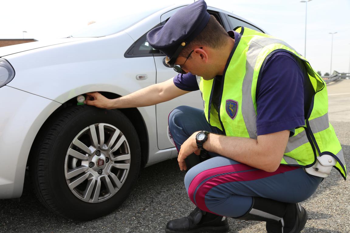 “Vacanze Sicure” con Pneumatici Sotto Controllo e Polizia Stradale