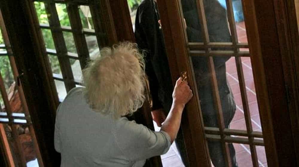 Truffe agli anziani nonnina sprint smaschera due impostori