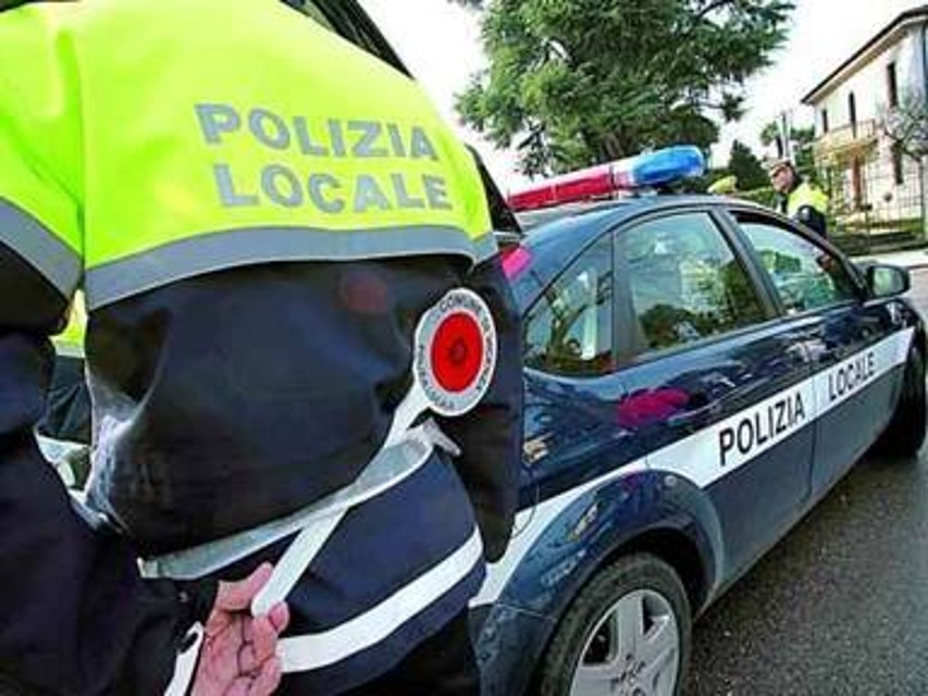 Donna a terra sulla Casale: ipotesi pirata della strada