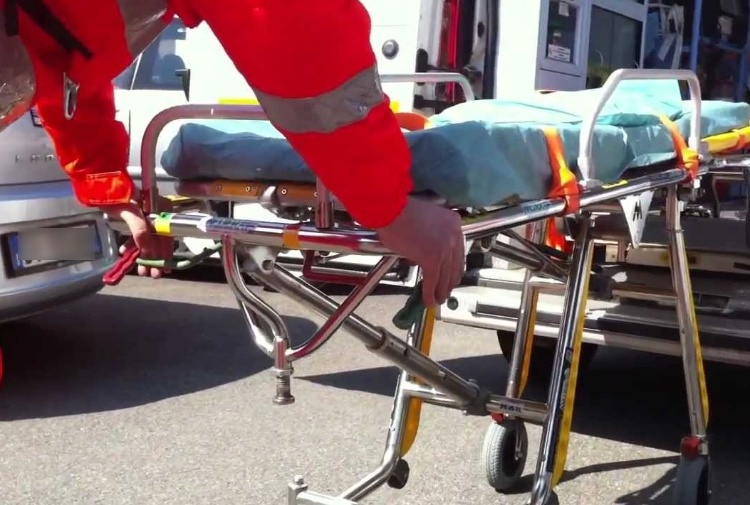 Travolti sulle strisce ex assessore e il marito