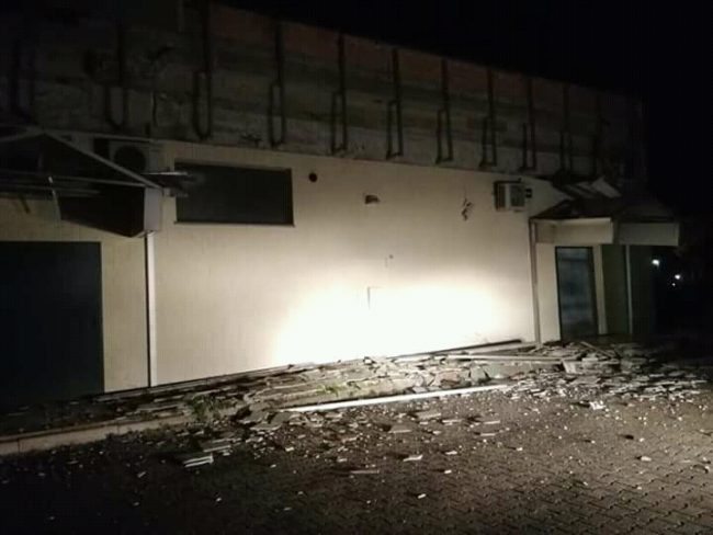 Crollo improvviso della facciata tragedia sfiorata