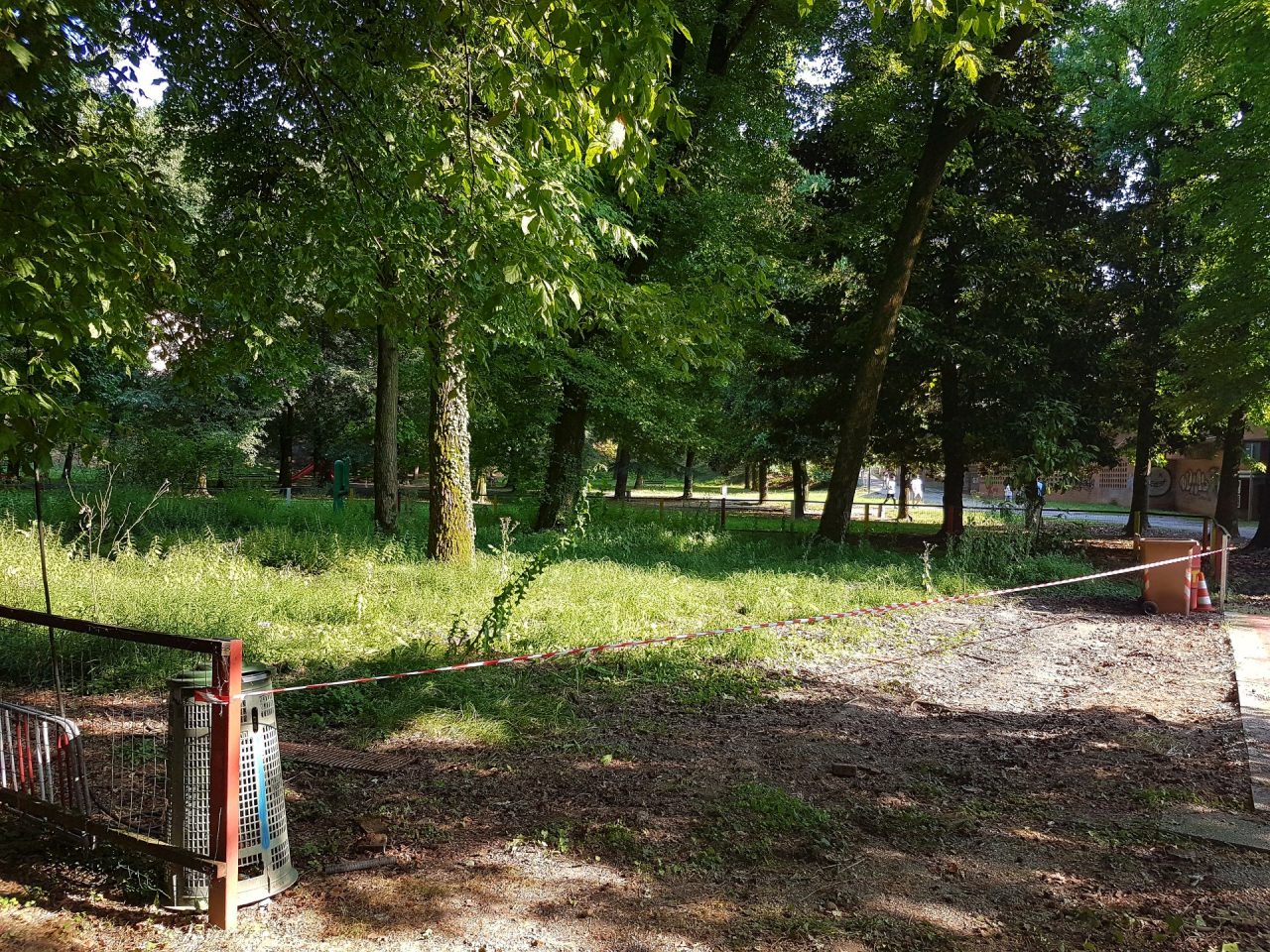 Isola Carolina rimossa pista trenino: le polemiche