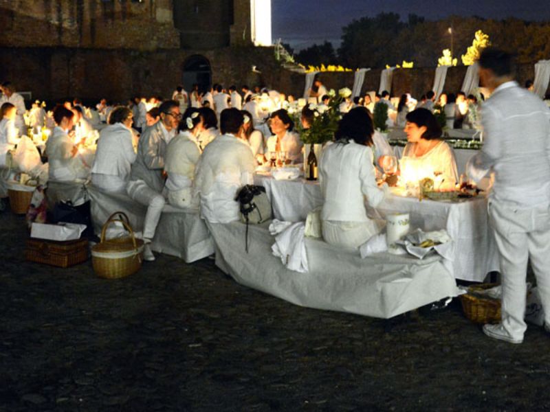 Lodi al sole 2018 | A Ferragosto la “Cena bianca”