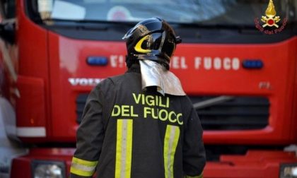 Deposito di legname in fiamme a Borgo San Giovanni