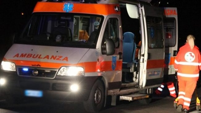 Incidente stradale in autostrada, coinvolte 4 persone SIRENE DI NOTTE