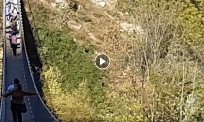 Che paura col vento sul Ponte nel Cielo in Valtellina! VIDEO