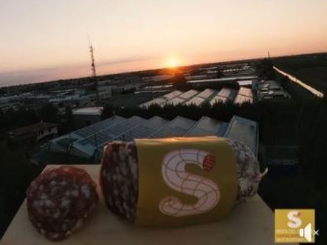 A Cremona il primo salame lanciato nello spazio VIDEO