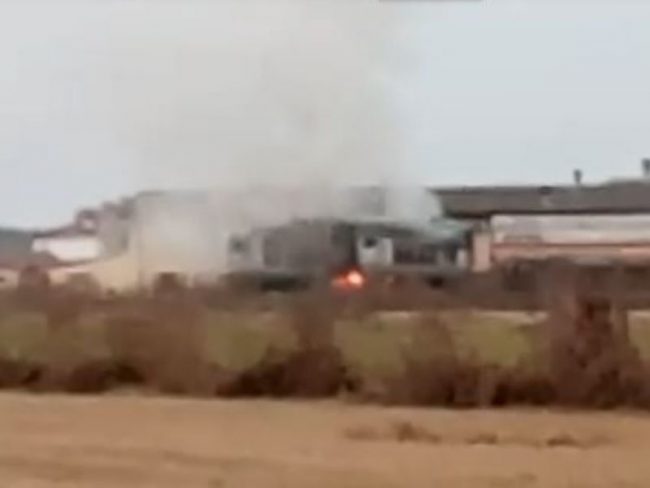 Treno merci carico di propilene prende fuoco in Lomellina