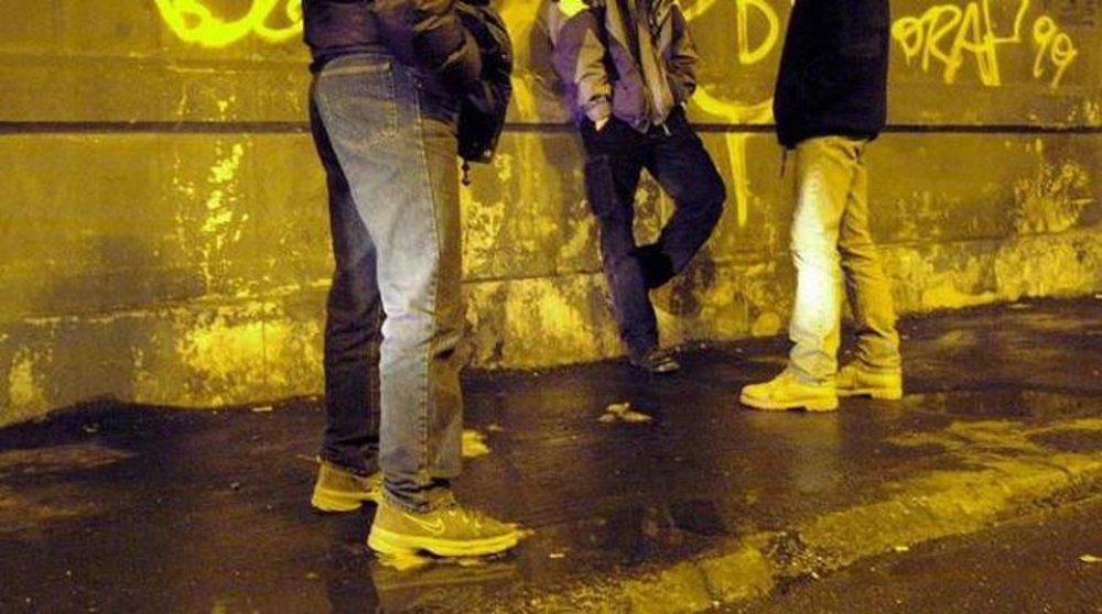 Baby vandali scatenano un incendio: sindaco esasperato “Pagheranno i genitori”