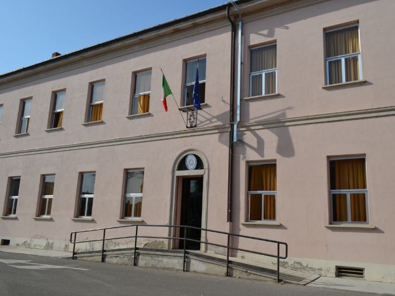 Ladri a scuola, portati via dieci computer
