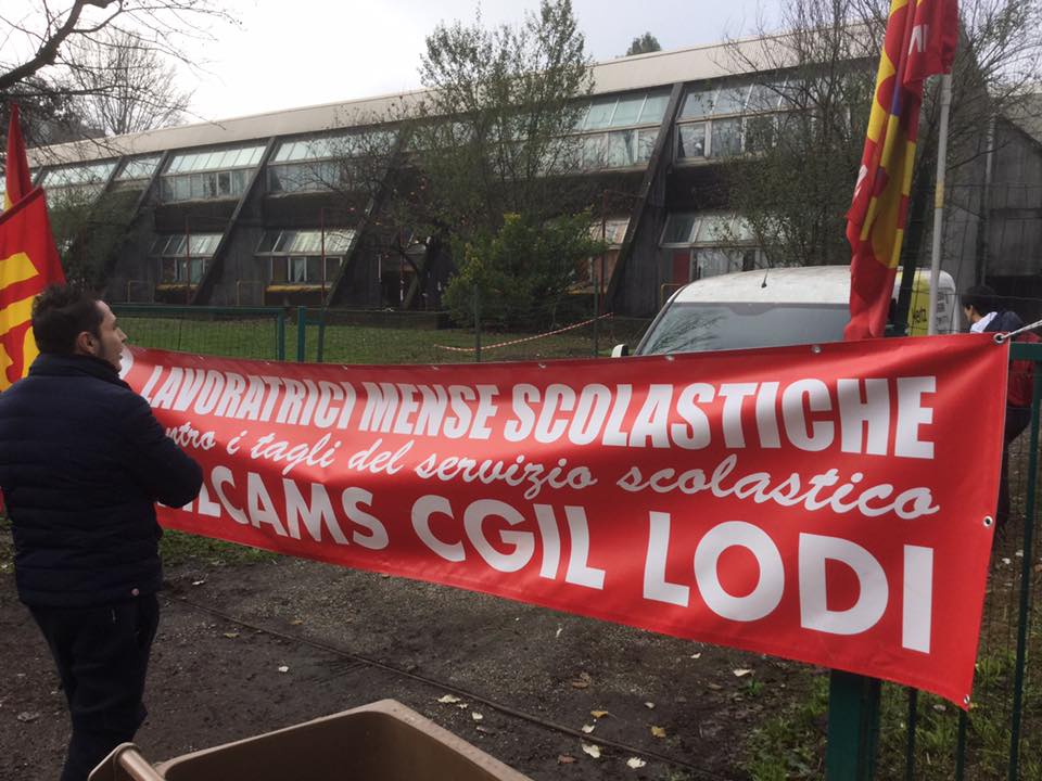 Cuoche mense scolastiche Lodi: dopo scioperi e malumori arriva la bozza di accordo