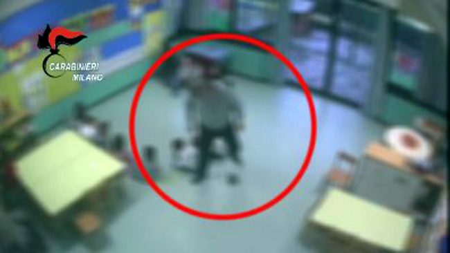 Licenziate le colleghe del maestro violento alla scuola dell’infanzia VIDEO