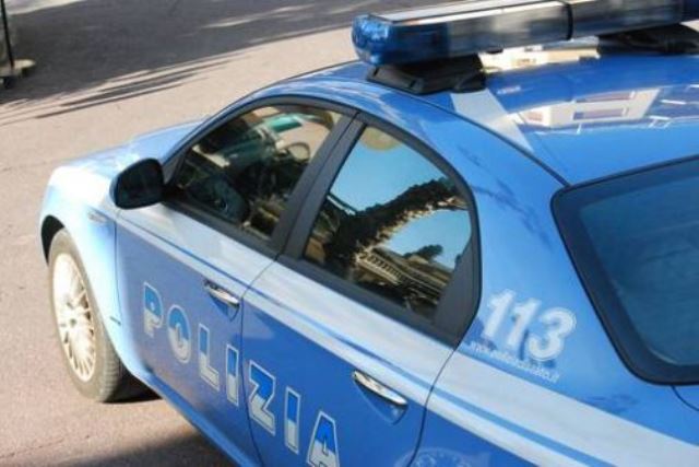 Furti al supermercato e in gelateria, con le carte poi vanno a prelevare al bancomat