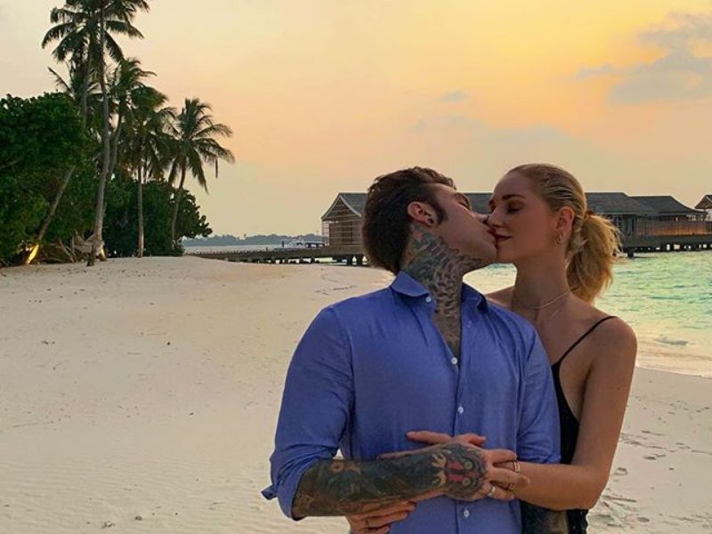 Chiara Ferragni luna di miele alle Maldive: esercito di madri imbufalite per il piccolo Leone