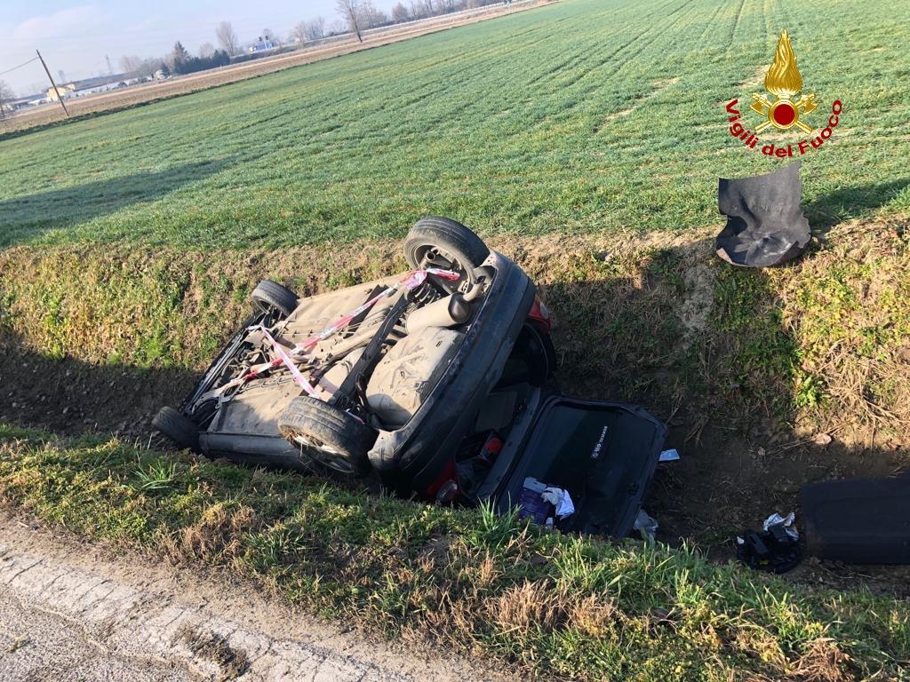 Ribaltamento stradale a San Fiorano