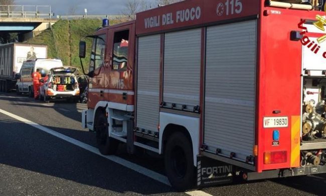 Incidente A1 Tra Casale E Lodi: 18enne E 15enne In Ospedale, Strada ...