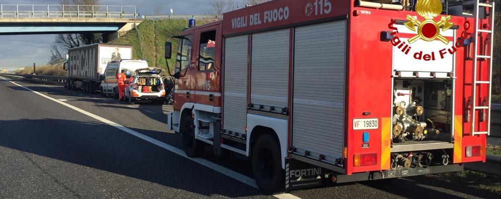 Incidente A1 tra Casale e Lodi: 18enne e 15enne in ospedale, strada chiusa