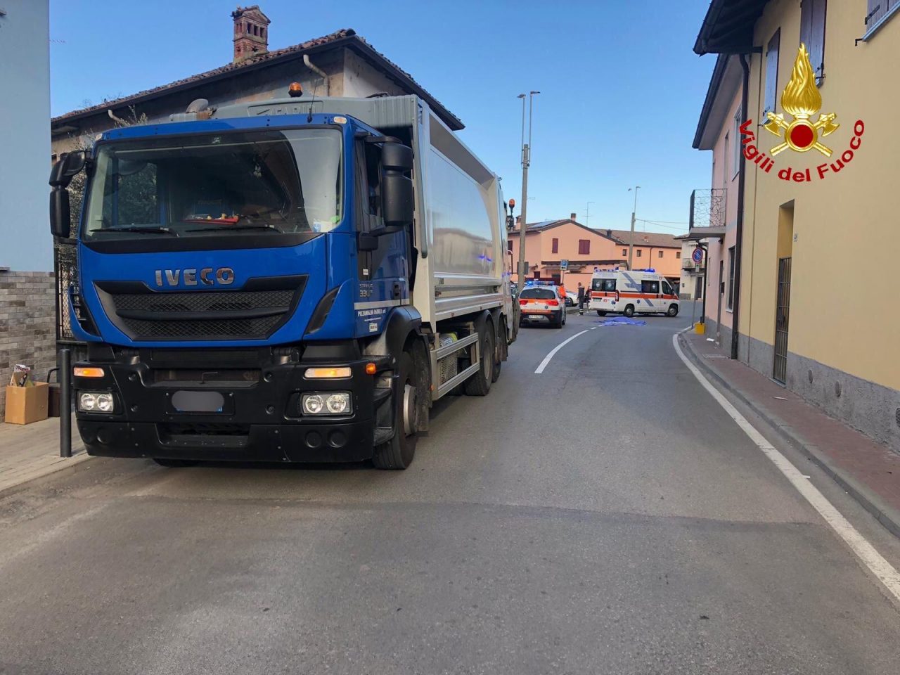 Tragedia a Marudo: muore una donna travolta dal camion dei rifiuti
