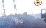 Incendio lungo la ferrovia a Zorlesco