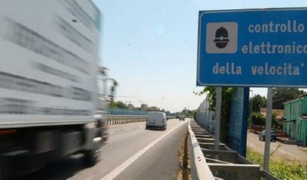 Multa per eccesso di velocità ma non ha la macchina né la patente
