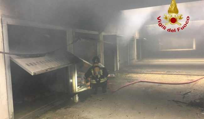 Box a fuoco a Lodi: opera di 13enni, troppo giovani per l’imputazione