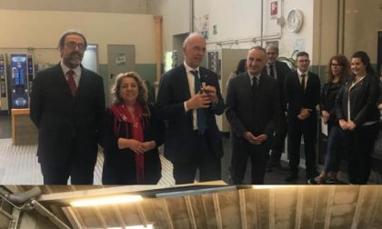 Prof aggredita: il ministro Bussetti in visita all'Einaudi