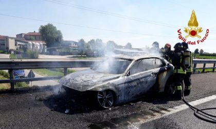 Auto a fuoco sulla A1, intervengono i Vigili del Fuoco