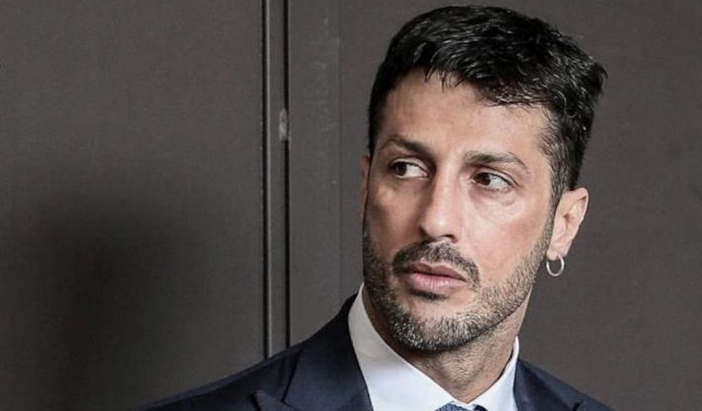 Soldi nel controsoffitto: Fabrizio Corona assolto definitivamente