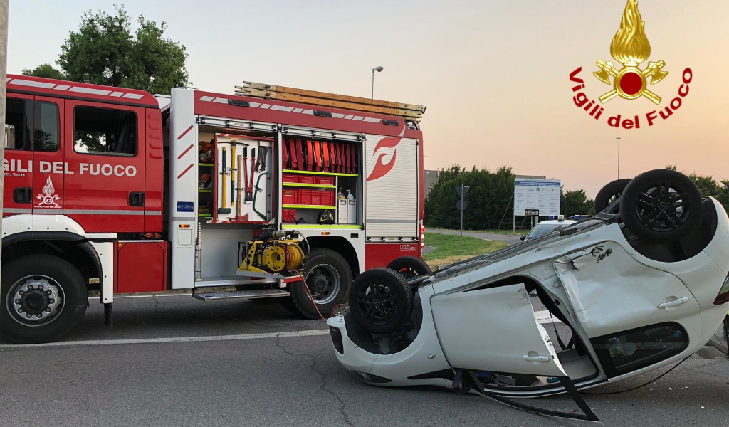 Auto ribaltata a Codogno, 21enne elitrasportata a Varese