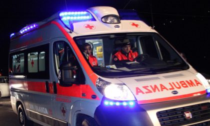 27enne autolesionista soccorso in strada e trasportato in ospedale SIRENE DI NOTTE