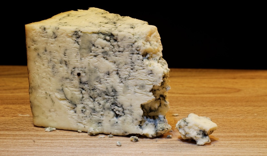 Gorgonzola italiano contaminato ritirato dal mercato in Francia