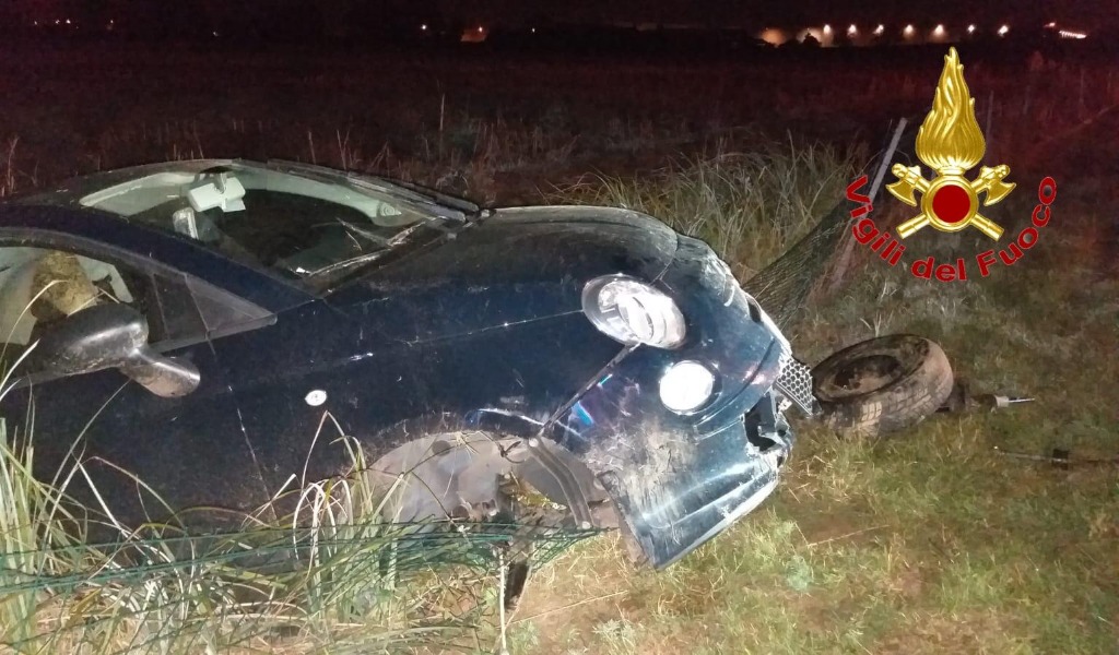Rischio scampato per un 18enne finito fuori strada a Casale FOTO