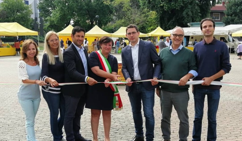 Inaugurato il nuovo Farmer’s Market in Piazza Omegna