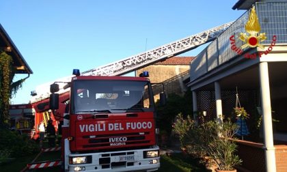 Canna fumaria in fiamme, Vigili del Fuoco in azione FOTO