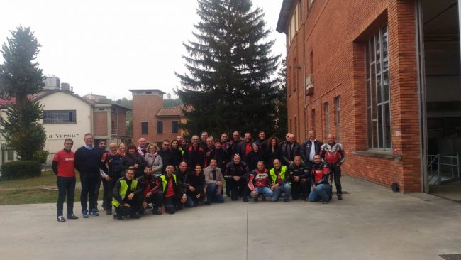 Moto e buon vino: il Ducati Club Lodi ha fatto tappa alla cantina “La Versa”
