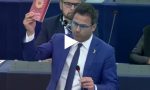 Lancia cioccolatini turchi, sospeso l’eurodeputato leghista Ciocca VIDEO