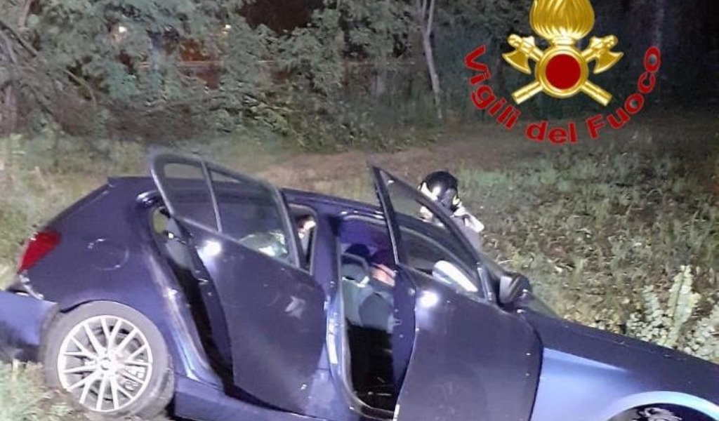 Schianto sulla Sp 23, due feriti in ospedale FOTO – SIRENE DI NOTTE