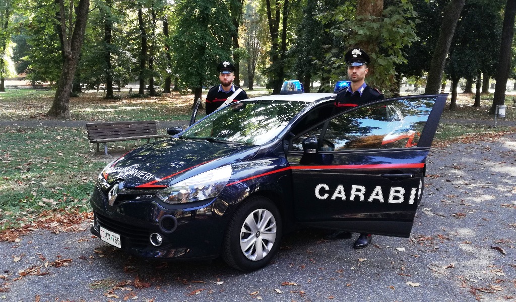 Prima si droga e poi si mette alla guida: denunciata 27enne