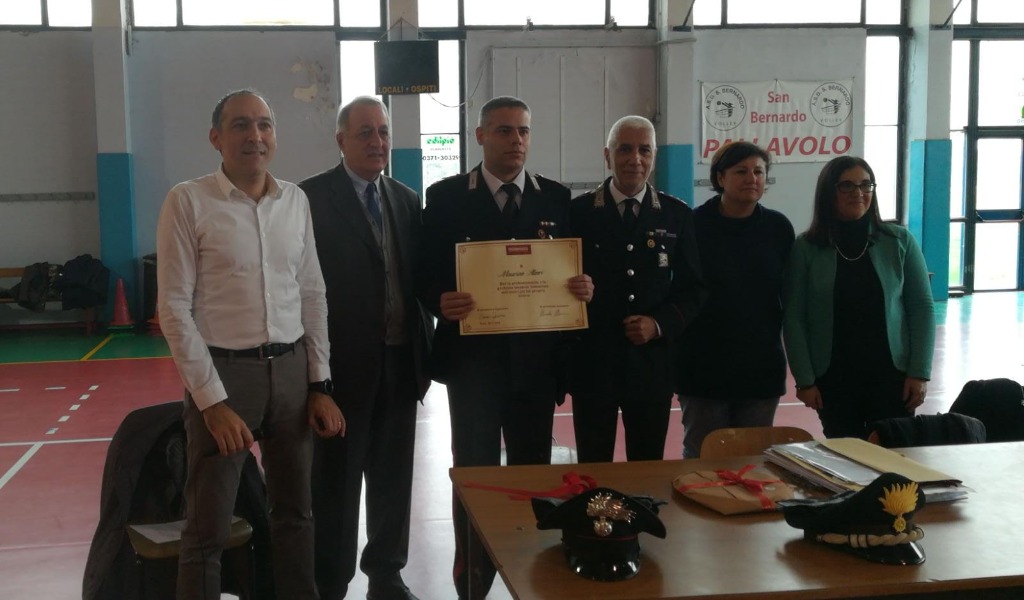 Premiato Carabiniere eroe: salvò i bimbi del bus dirottato