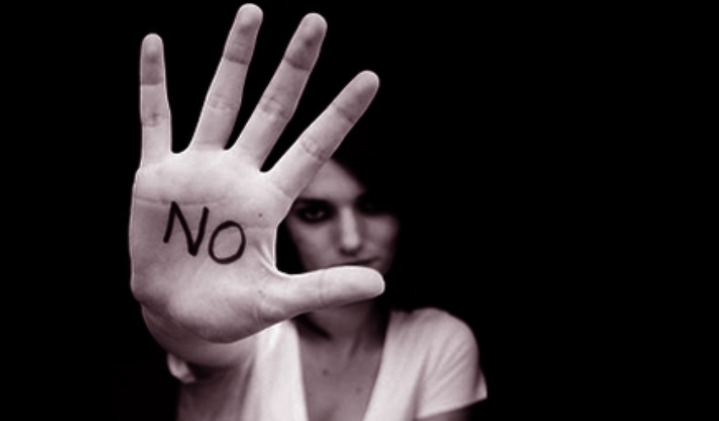Se sei vittima di violenza o stalking rivolgiti in farmacia: l’iniziativa lodigiana di aiuto