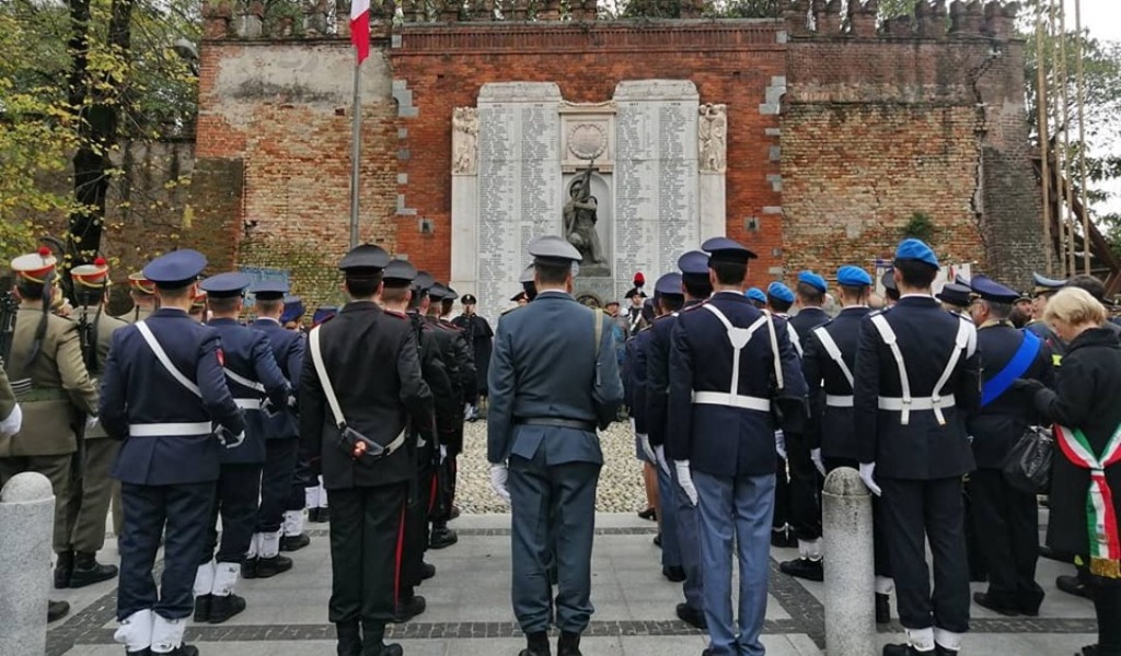 Lodigiani di ogni età e schieramento politico presenti alle commemorazioni del IV Novembre