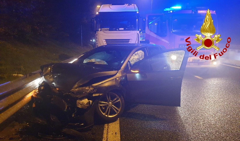 Violento schianto sulla Ss 9, un 21enne e un 68enne in ospedale