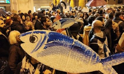 Le Sardine arrivano a Lodi: non scendono in piazza (per ora), ma si fanno sentire