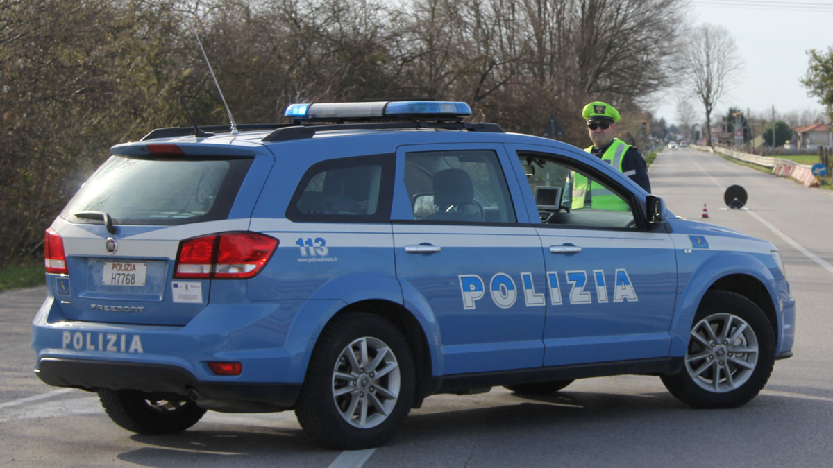 Il soggetto è stato individuato dalla polizia stradale (foto d'archivio)