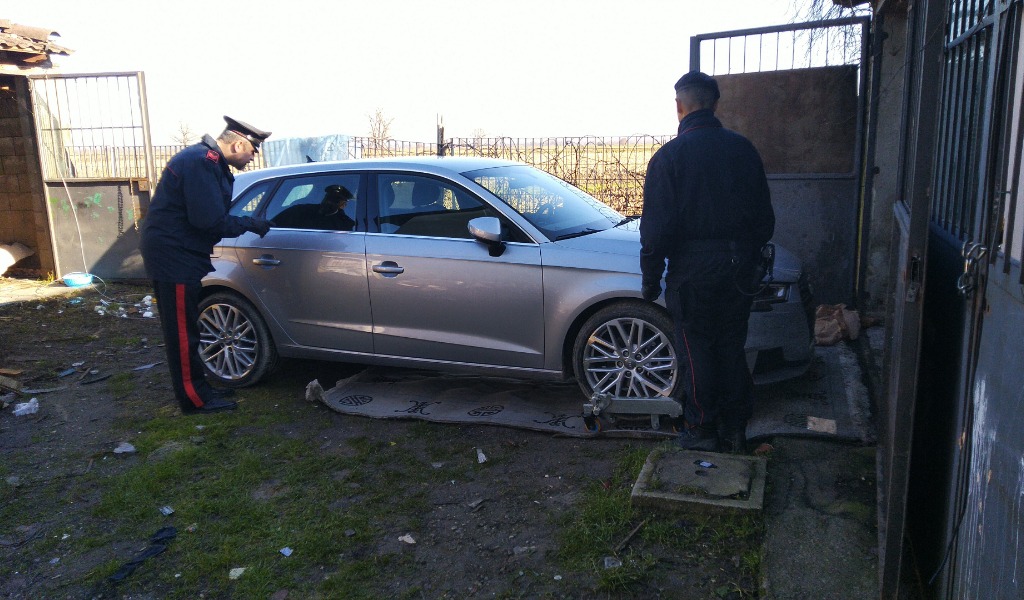 Denunciati sei ladri di auto e…di corrente elettrica