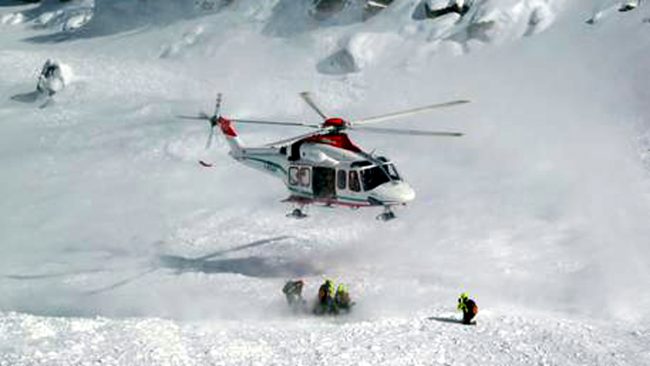 Valanga tra Valtellina e Val Brembana: tre scialpinisti travolti, uno è grave