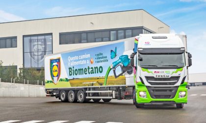 Lidl passa ai mezzi a biometano e inizia dal centro logistico di Somaglia